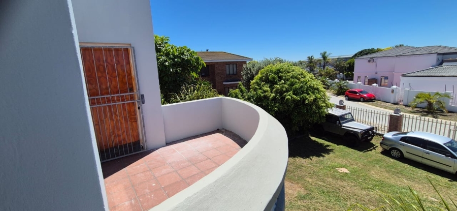 4 Bedroom Property for Sale in Summerstrand Eastern Cape